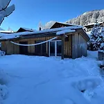 Vakantiehuis Out Of The Box - Two Creative Tiny By Heiti Gstaad *