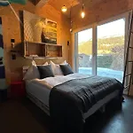 Out Of The Box - Two Creative Tiny By Heiti Gstaad Holiday home