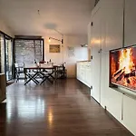 Out Of The Box - Two Creative Tiny By Heiti Gstaad Vakantiehuis
