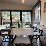 Out Of The Box - Two Creative Tiny By Heiti Gstaad Vakantiehuis
