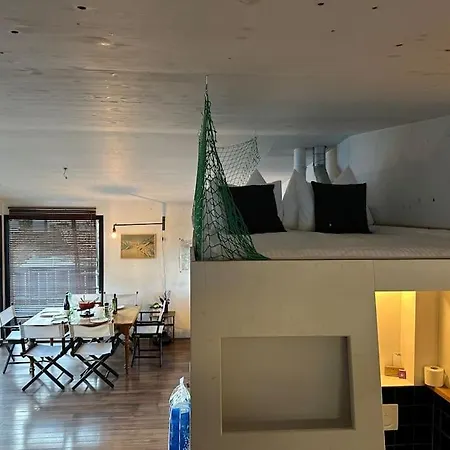 Out Of The Box - Two Creative Tiny By Heiti Gstaad