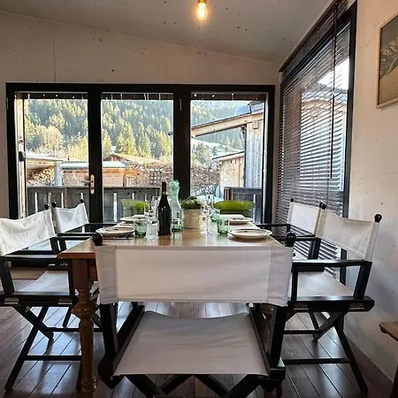 Out Of The Box - Two Creative Tiny By Heiti Gstaad Holiday home