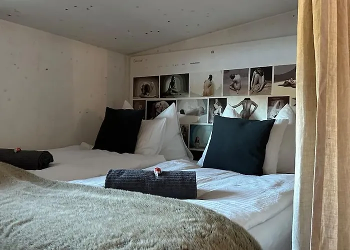 Out Of The Box - Two Creative Tiny By Heiti Gstaad בית נופש *