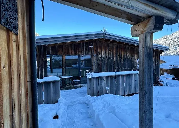 Out Of The Box - Two Creative Tiny By Heiti Gstaad בית נופש *