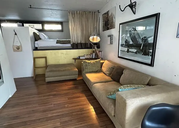 בית נופש Out Of The Box - Two Creative Tiny By Heiti Gstaad