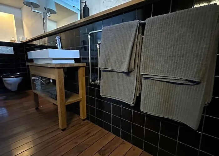 Out Of The Box - Two Creative Tiny By Heiti Gstaad *