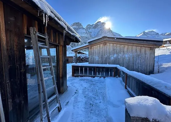 Out Of The Box - Two Creative Tiny By Heiti Gstaad בית נופש