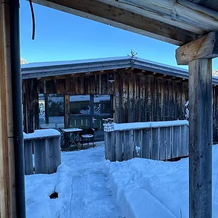 Out Of The Box - Two Creative Tiny By Heiti Gstaad Casa vacanze *