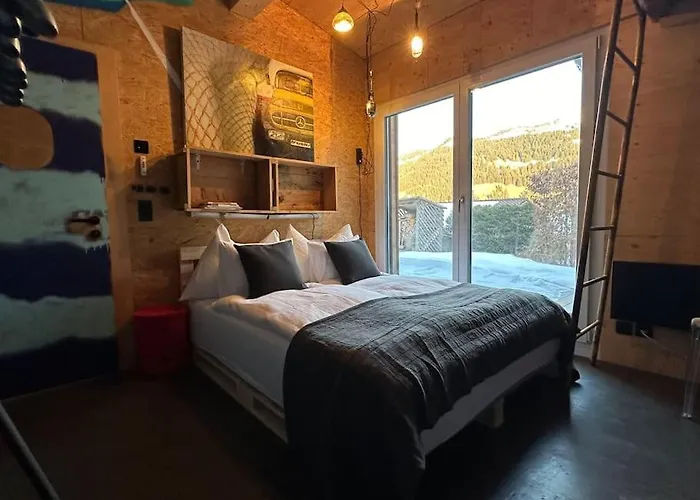 Out Of The Box - Two Creative Tiny By Heiti Gstaad Casa vacanze